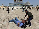 V Jeruzalém je mnoho zranných a mstem se rozléhá houkání sirén. Policie pi...