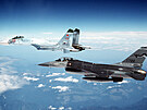 Tký stíhací letoun Su-27, míící z letecké pehlídky ve Washingtonu ke...