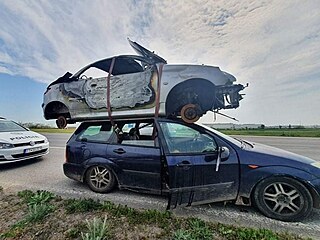 Slovenská policie zastavila na obchvatu Trnavy osobní auto vezoucí na střeše...