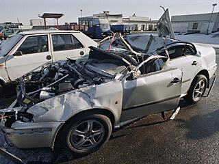 Havarovaný automobil Škoda-Octavia, ve kterém 24. listopadu 1996 zahynul...