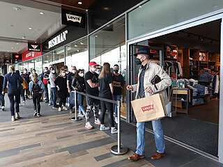 Pražské obchodní centrum Fashion Outlet Arena navštívilo první sobotu po...