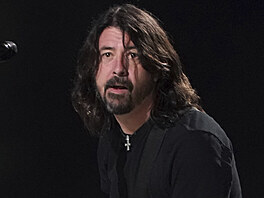 Dave Grohl z kapely Foo Fighters na koncert Vax Live: The Concert to Reunite...
