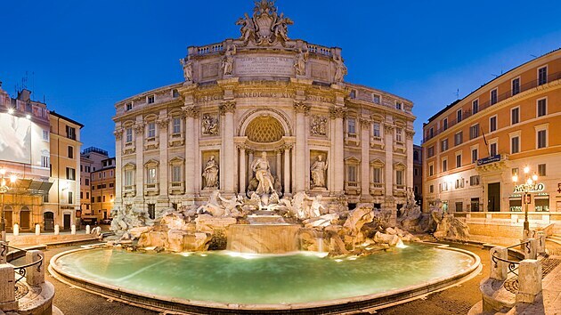 Jedním z nejnavštěvovanějších míst v Římě je slavná Fontána di Trevi.
