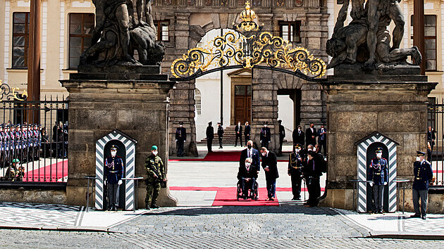 Prezident Milo Zeman udlil srbskmu prezidentovi Aleksandaru Vuiovi na Praskm hrad nejvy sttn vyznamenn, d Blho lva prvn tdy (18. ervna 2021).
