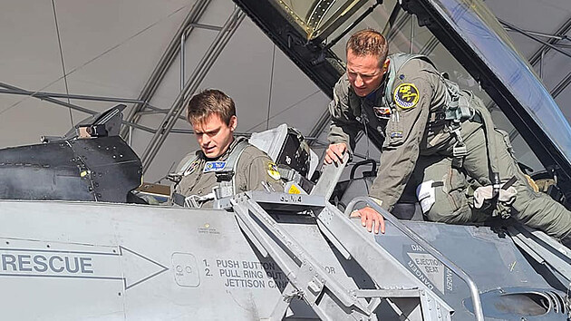 První slovenští piloti absolvují v USA výcvik na nové stíhačky F-16