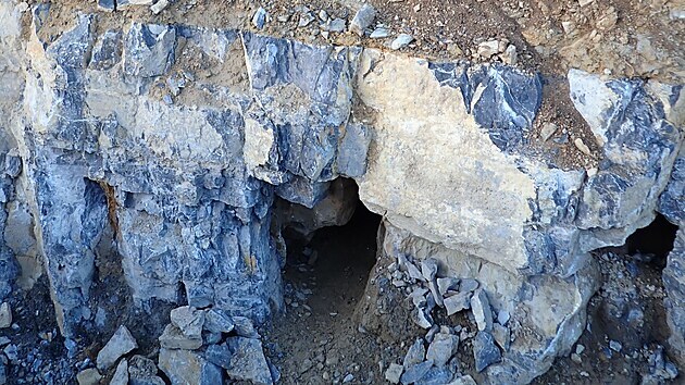 Speleologové objevili ve vodovodní rýze u Blanska novou jeskyni, dlouhou přibližně deset metrů.