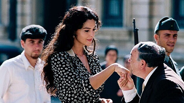 Monica Bellucci ve filmu Mal�na.