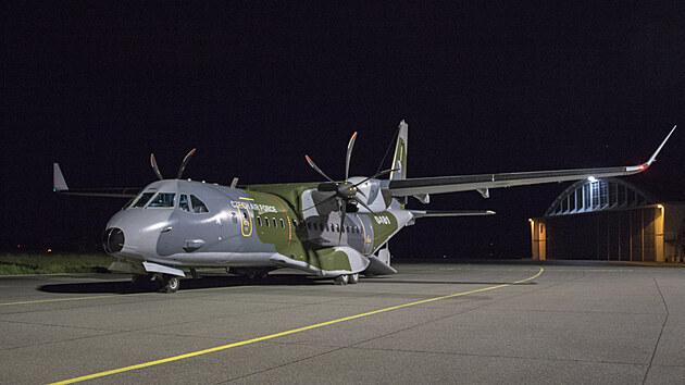Na vojenskm letiti Praha-Kbely pistl prvn z dvojice novch transportnch letoun Armdy esk republiky CASA C-295MW. (18. kvtna 2021)
