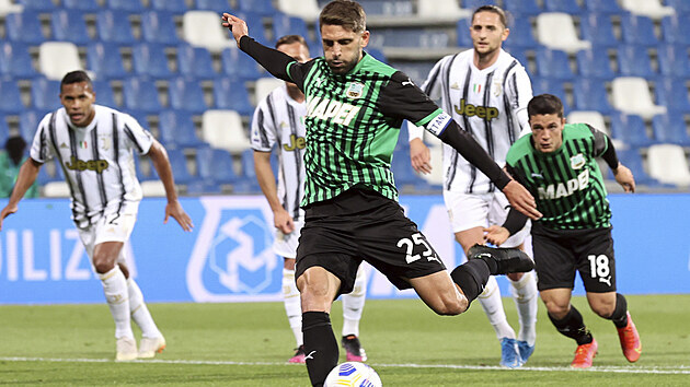 Domenico Berardi ze Sassuola zahazuje penaltu v duelu s Juventusem Turn.