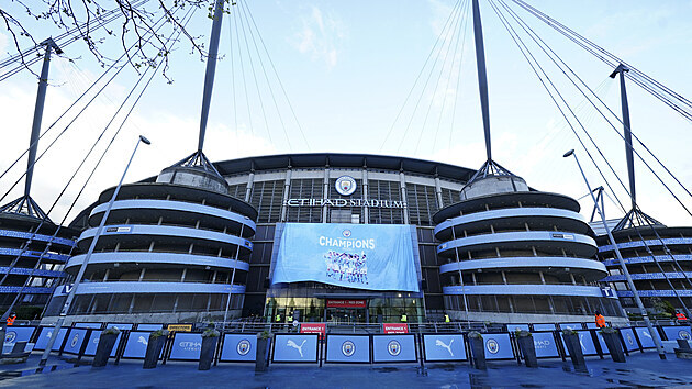 Manchester City zaal u Etihad Stadium slavit zisk anglickho titulu.