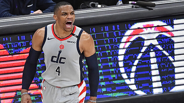 Russell Westbrook z Washingtonu se raduje.