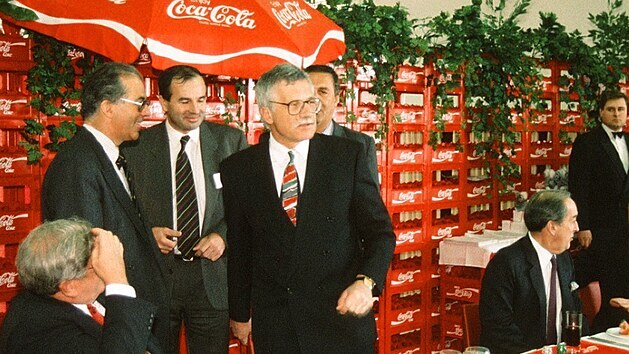 Václav Klaus na slavnostním otevření výrobního závodu v Praze-Kyjích v roce 1991