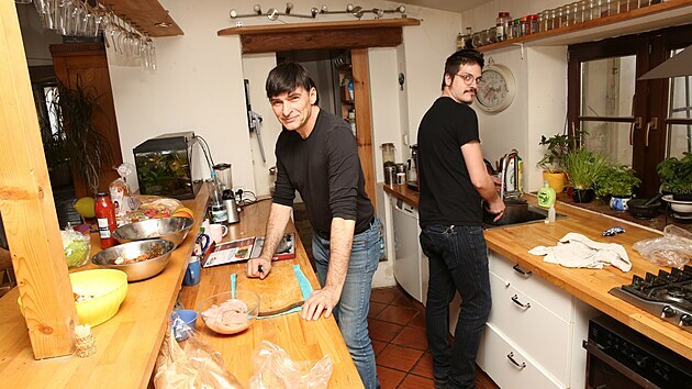 V rodině Podhůrských vaří výhradně muži, syn Adam je dokonce vyučeným kuchařem.