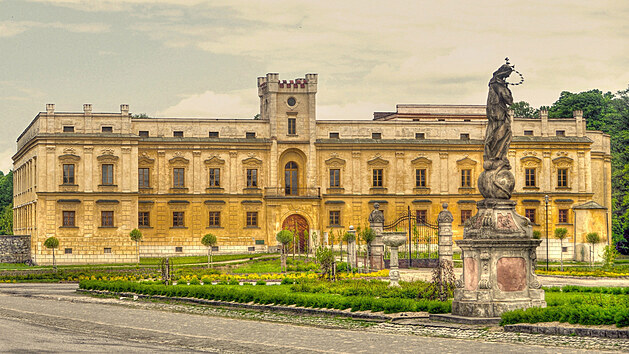 Barokn zmek Slezsk Rudoltice bval vznamnm kulturnm centrem cel oblasti. 
