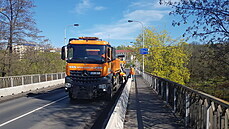 V centru Karlových Varů začala dvoutýdenní uzavírka Chebského mostu. (10....