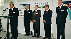 Ludvík Kalma p�i p�edstavení �kody Octavie