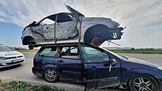 Slovenská policie zastavila na obchvatu Trnavy osobní auto vezoucí na stee...