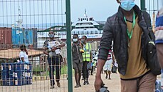 Uprchlíci z m�sta Palma na severu Mosambiku, které se stalo ter�em útoku...