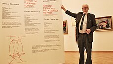 Profesor výtvarného umní Pavel tpánek pedstavuje unikátní expozici obraz...