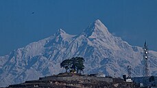 Hora Manáslu v nepálském Himaláji (23. dubna 2021)