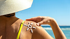 Nejdleitjím bodem v péi o pokoku je pípravek chránící ji ped UVA a UVB...