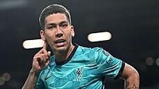 Roberto Firmino z Liverpoolu oslavuje gól proti Manchesteru United.