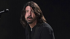 Dave Grohl z kapely Foo Fighters na koncert Vax Live: The Concert to Reunite...