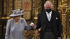 Královna Albta II. a princ Charles na slavnostním otevení parlamentu...