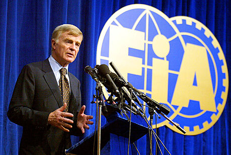 Prezident Mezinrodn automobilov federace (FIA) Max Mosley hovo na tiskov...