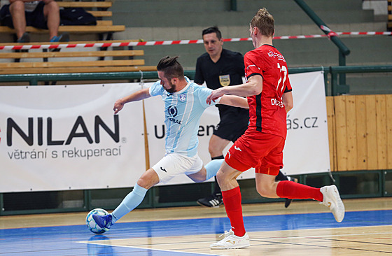 Finále futsalové extraligy Plze vs. Chrudim (ervená).