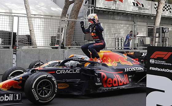 Max Verstappen oslavuje vítzství ve Velké cen Monaka F1.
