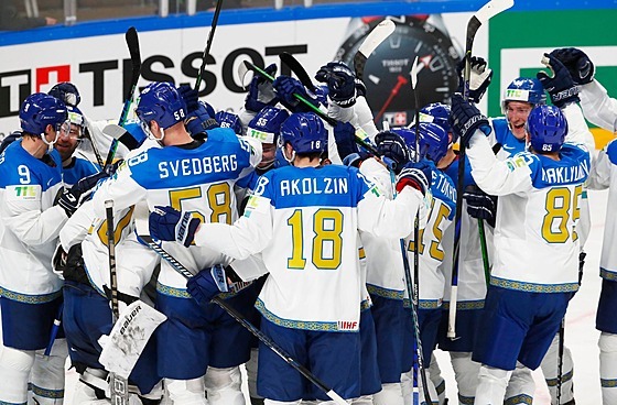 Oslavy kazašských hokejistů po vítězství nad Finskem