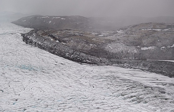 Ustupující ledovec poblí msta Kangerlussuaq v Grónsku (kvten 2021)