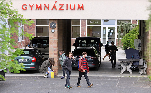 Učitelé mizí z univerzit na střední školy. Rozdíl v platech může činit až deset tisíc, brzy se ještě zvětší
