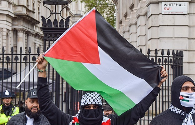 Protest Palestinců v Praze zakázat nemůžeme, řekl Rakušan. Označil ho za rizikový