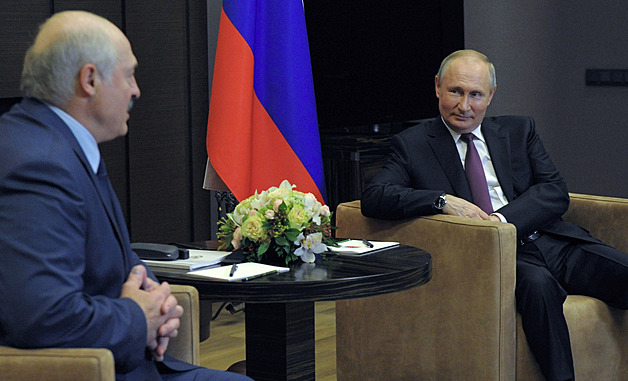 Lukašenko může přerušit naše dodávky plynu do Evropy, připustil Putin. Do Běloruska kvůli tomu poslal varování
