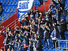 Fanouci Baníku Ostrava sledují zápas proti Karviné.