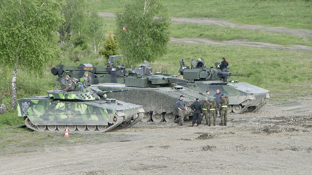 Obrnnce CV90, Lynx a Ascod bhem zkouek na Libavé