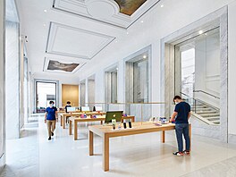 Apple otevírá nejvtí Apple Store, nachází se v srdci íma v historické budov...