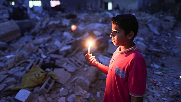 Palestinsk chlapec na mst izraelskho nletu v Gaze (23. kvtna 2021)