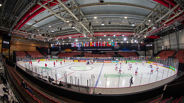 Čeští hokejisté během tréninku v Olympijském centru Elektrum v lotyšské Rize.
