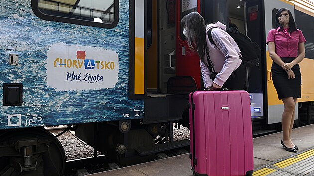 Z Hlavnho ndra v Praze vyjel 28. kvtna 2021 prvn leton vlakov spoj RegioJet do Chorvatska.