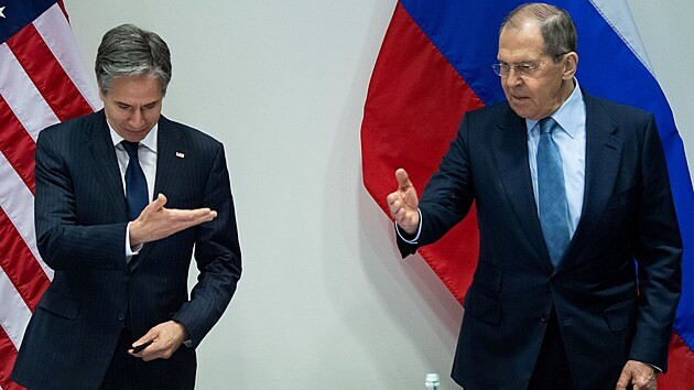 Ministi zahrani USA a Ruska Antony Blinken a Sergej Lavrov bhem diplomatick schzky obou velmoc v Reykjavku (19. kvtna 2021) 