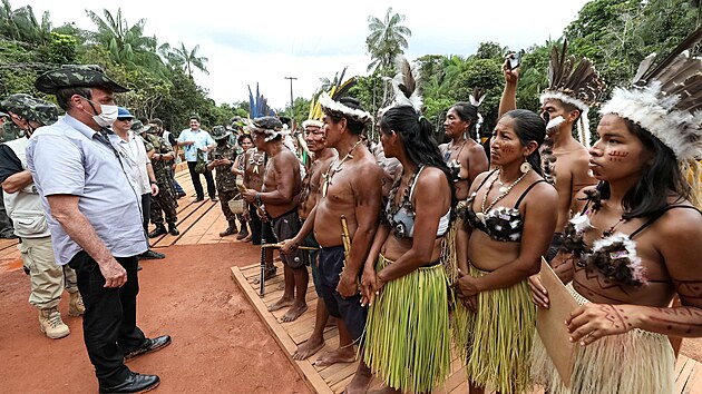 Brazilský prezident Jair Bolsonaro navštívil indiány ve státě Amazonas. (27. května 2021)