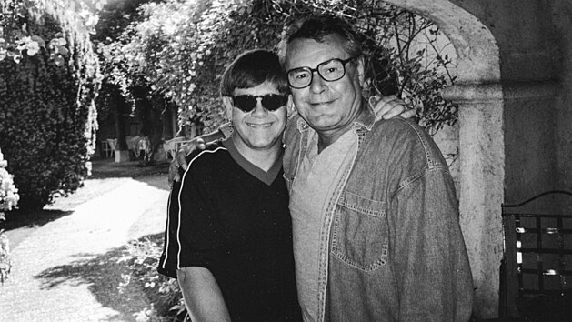 Milo Forman a Elton John (Z knihy Nalakuj to narovo)