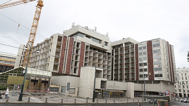 Hotel InterContinental prochází rekonstrukcí. (25. května 2021)