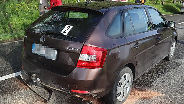 Nehoda motork��e a dvou vozidel v N�chod�, v���sti Bra�ec. (19. 5. 2021)