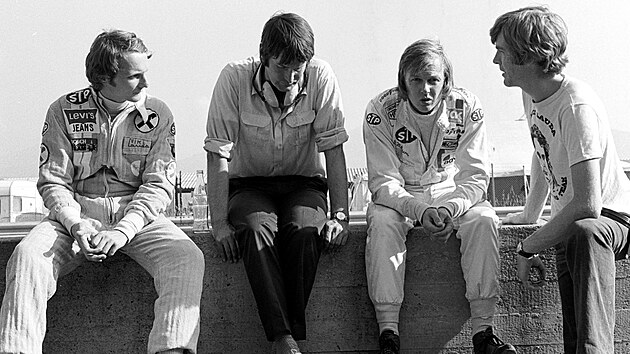 Zleva: Niki Lauda, Robin Herd, Ronnie Peterson a Max Mosley