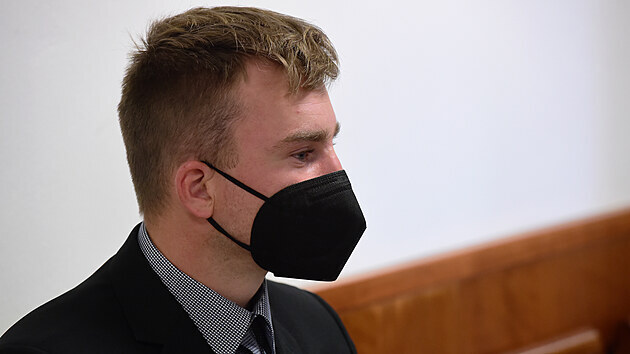 Před senátem Vrchního soudu v Olomouci stanul 20. května 2021 Benedikt Čermák, kterého krajský soud poslal do vězení na šest let za propagaci terorismu. Muž v internetové diskusi schvaloval teroristický čin z roku 2019 na Novém Zélandu.