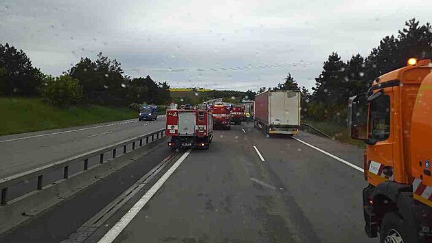 Nehoda na 217. kilometru D1 ve smru na Prahu.